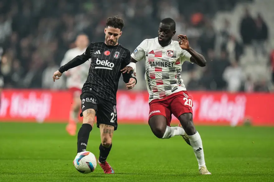 Beşiktaş'a evinde büyük sürpriz: Gaziantep FK, Dolmabahçe'de 1-0'dan geri dönerek kazandı 9