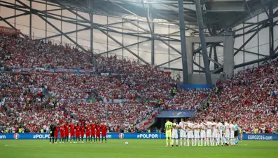 EURO 2016'da İstanbul için saygı duruşu