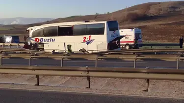 Bilecik'te otobüs kontrolden çıktı: 14 kişi yaralandı