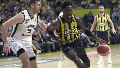 Fenerbahçe avantaj, Beşiktaş farkı kapatmak için sahada: Üçüncü maç!