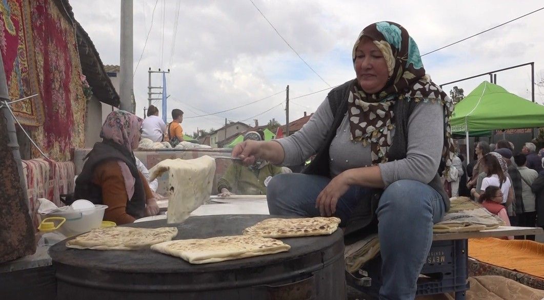 Bal kabaklı gözleme ilginç lezzeti ile dikkat çekiyor