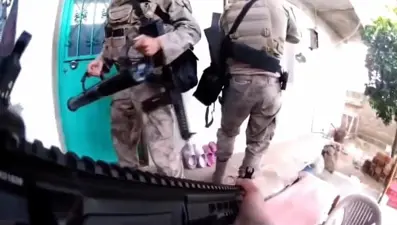 124 yıl hapis cezasıyla aranıyordu, İzmir'de yakalandı