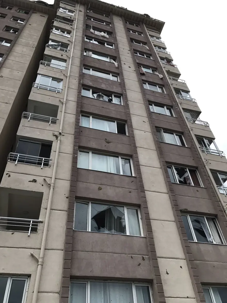 APARTMANIN CAMLARI KIRILDI 9