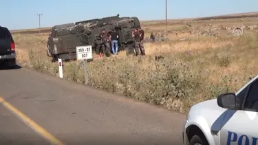 İki ilde zırhlı polis aracı devrildi: 13 yaralı