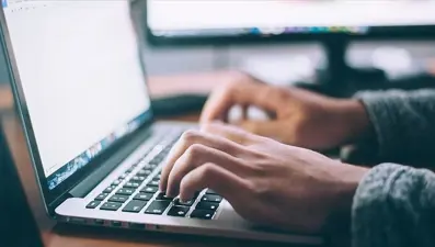 Kamu ve özel sektörde çalışma saatleri düşecek mi? AK Parti'den açıklama