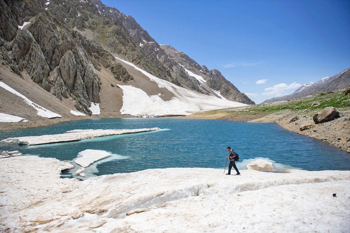 Tunceli'nin buzul gölleri eşsiz güzellikleriyle doğa tutkunlarını cezbediyor
