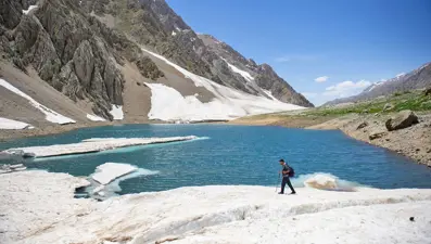 Tunceli'nin buzul gölleri eşsiz güzellikleriyle doğa tutkunlarını cezbediyor