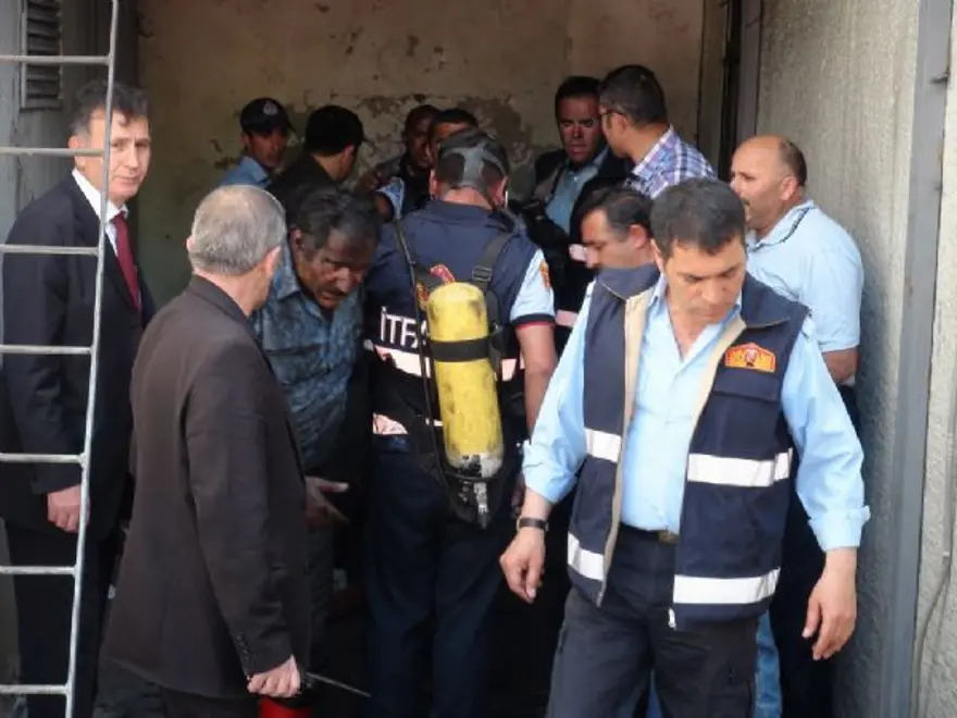 Gözünü kırpmadan ateşe daldı 5 Gözünü kırpmadan ateşe daldı 5