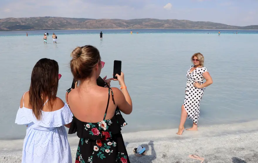 'Türkiye'nin Maldivleri' Salda Gölü'ne ziyaretçi akını: 600 bin turist ağırladı 9