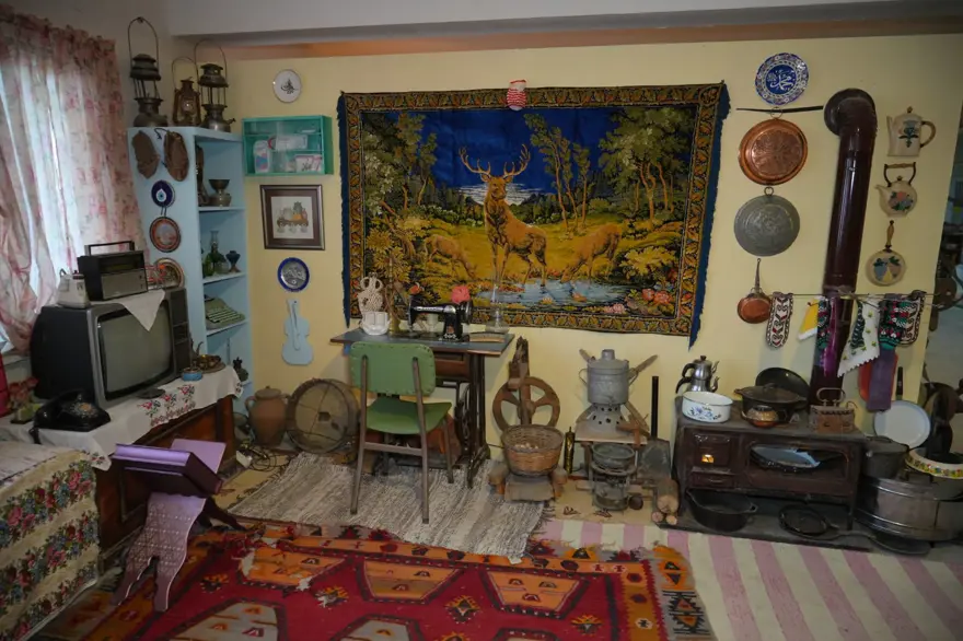 Bu evi görenler film platosu sanıyor: Hepsi aile yadigarı 4