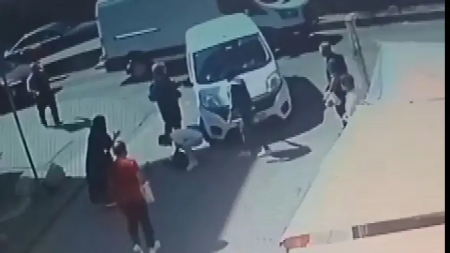 Küçük çocuğun acı ölümü: Yolun karşısına geçerken aracın altında kaldı 6