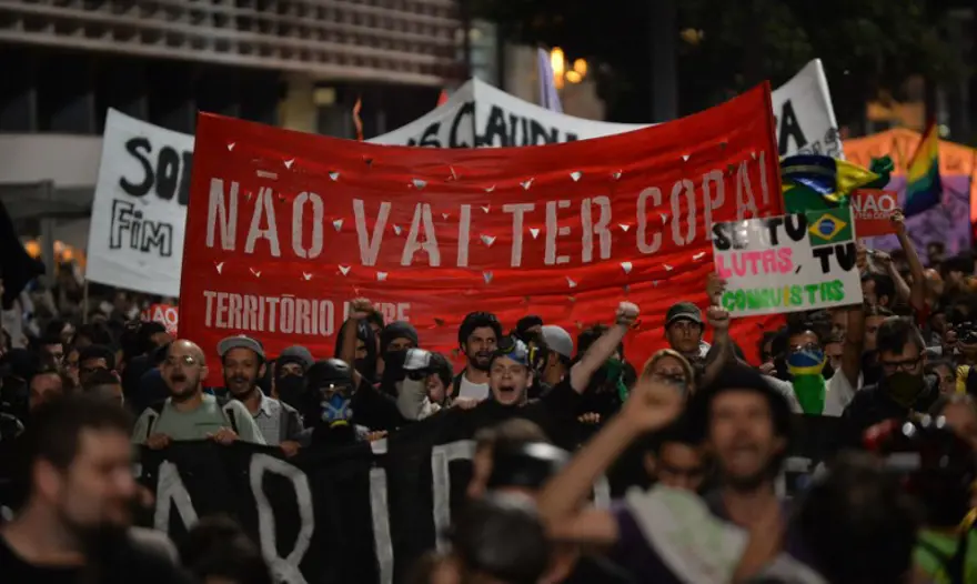 Brezilya'da Dünya Kupası protestosu 20