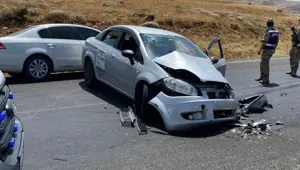 Muş'ta iki otomobil kafa kafaya çarpıştı: 7 yaralı