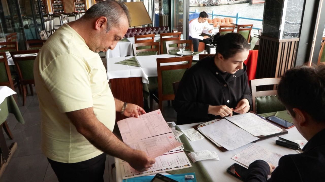 Beyoğlu'nda 4 turistin 59 bin lira hesap ödediği restoranda denetim