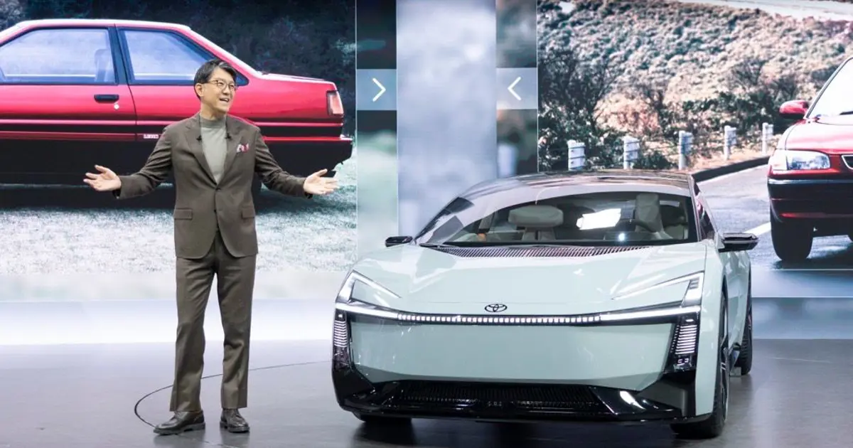 Toyota Corolla yenilendi... Konsept resmen görücüye çıktı