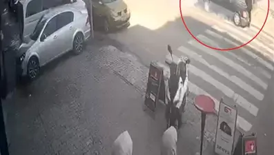 Yaya geçidinde otomobilin çarptığı yaşlı adam ağır yaralandı