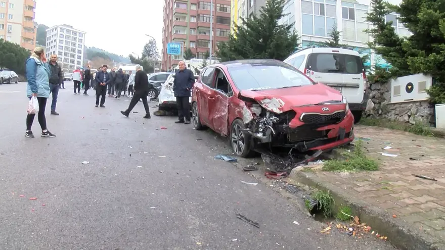 "DEPREM OLUYOR, BİNA YIKILIYOR ZANNETTİK" 5