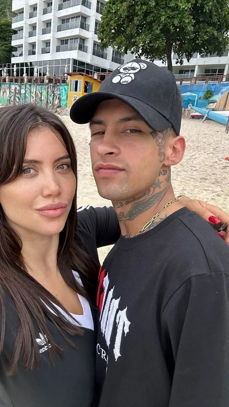 Wanda Nara ile L-Gante aşkında şaşırtan gelişme: Fotoğrafla duyurdu 1