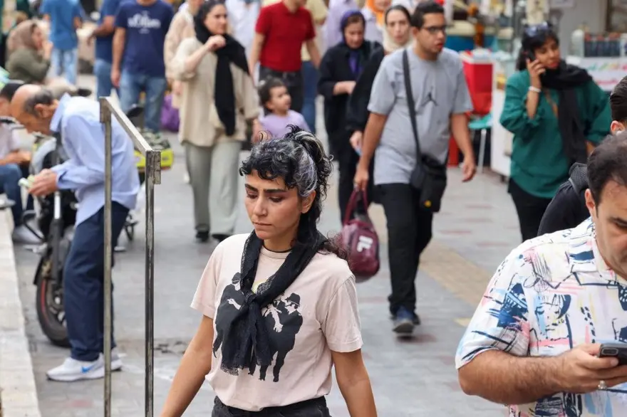 "Hicap ve İffet Yasası" yolda: Zorunlu başörtüsü kurallarına uymayan kadınları bekleyen yeni cezalar "Hicap ve İffet Yasası" yolda: Zorunlu başörtüsü kurallarına uymayan kadınları bekleyen yeni cezalar