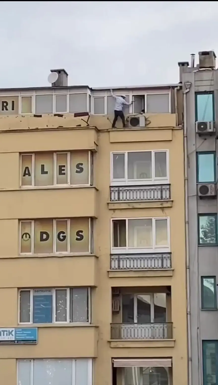 Kadıköy’de ölümle burun buruna tamir 1