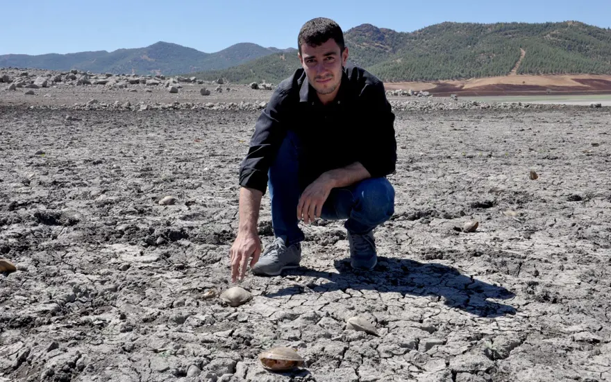 Su tamamen çekildi: Hamamlar Höyüğü gün yüzüne çıktı 2 Su tamamen çekildi: Hamamlar Höyüğü gün yüzüne çıktı 2