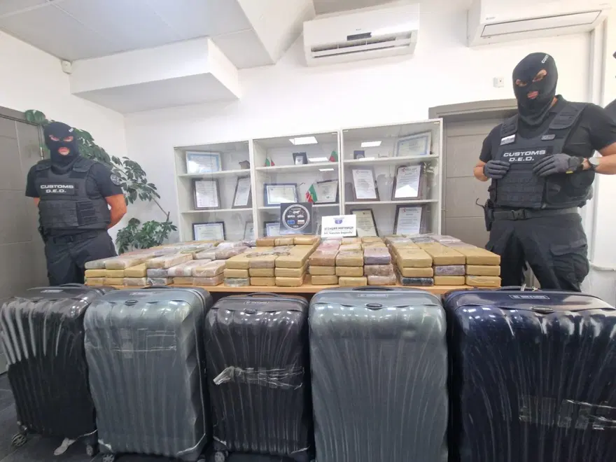 Diplomatik plakalı araçta rekor kokain: 206 kilo Diplomatik plakalı araçta rekor kokain: 206 kilo