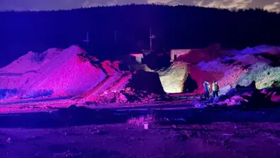 Define ararken canından oldu