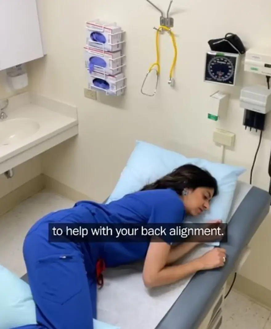 Harvardlı bilim insanı açıkladı: Eklem ağrısını azaltmak için en iyi uyku pozisyonu 1