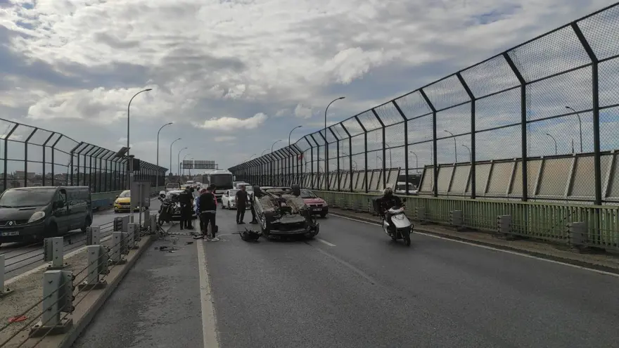 Haliç Köprüsü'nde trafiği kilitleyen kaza 1
