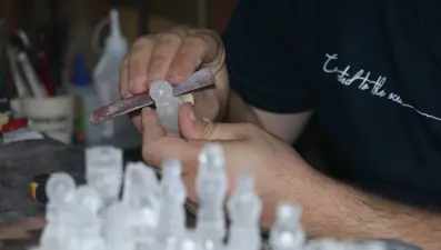 Çankırılı zanaatkar tuzdan satranç takımı yaptı