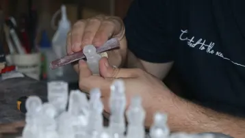 Çankırılı zanaatkar tuzdan satranç takımı yaptı