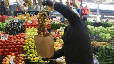 2 yılda bir yetişiyor, pazarda 300 lira: Çürüyünce tüketilen şifa meyvesi