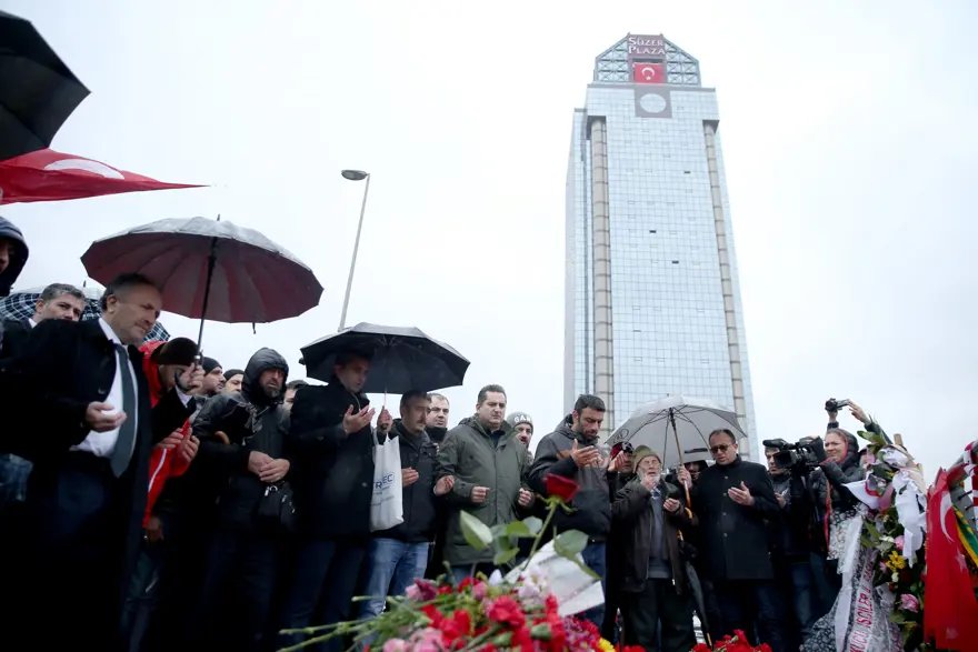 Şehitler Tepesi’ne ziyaretler sürüyor 22 Şehitler Tepesi’ne ziyaretler sürüyor 22