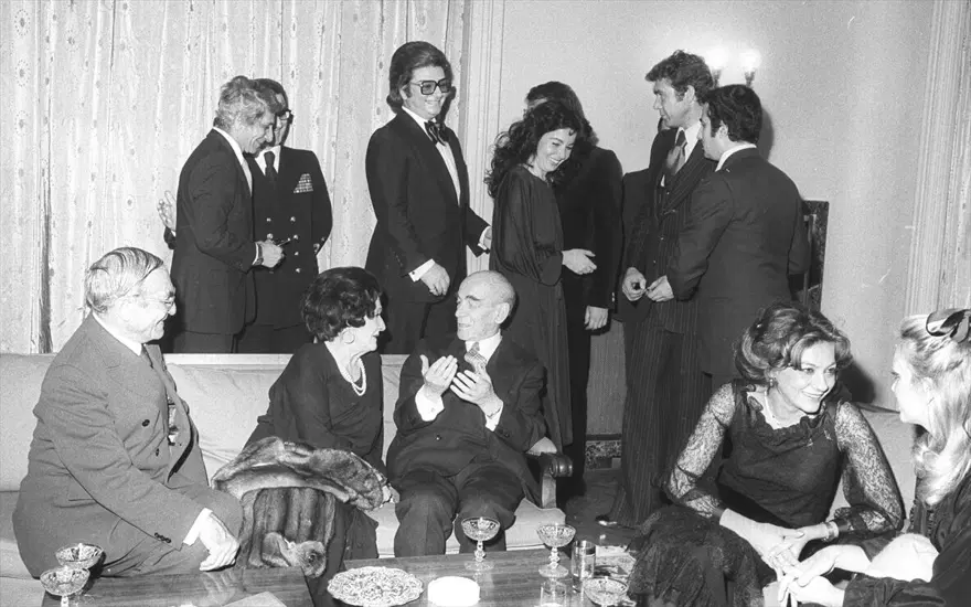 Vefatının 25'inci yılında az bilinen fotoğraflarıyla Zeki Müren 8 Vefatının 25'inci yılında az bilinen fotoğraflarıyla Zeki Müren 8