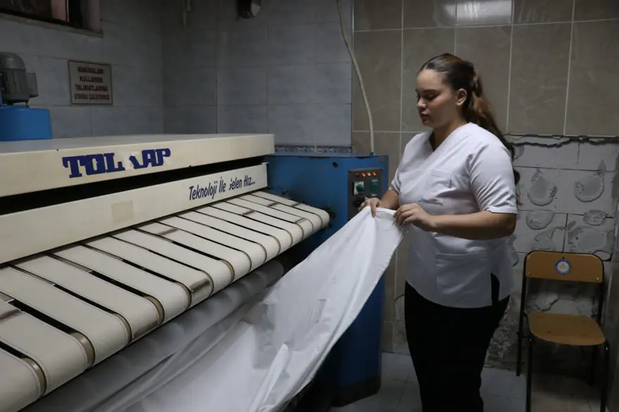 Çalışanların hepsi lise öğrencisi, yılda 30milyon lira ciro yapıyorlar! “Normal okullardaki öğrenciler bu şansa sahip değil” 9 Çalışanların hepsi lise öğrencisi, yılda 30milyon lira ciro yapıyorlar! “Normal okullardaki öğrenciler bu şansa sahip değil” 9