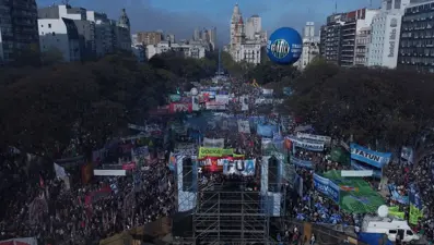 Arjantin'de on binlerce kişi Milei'ye karşı sokakta