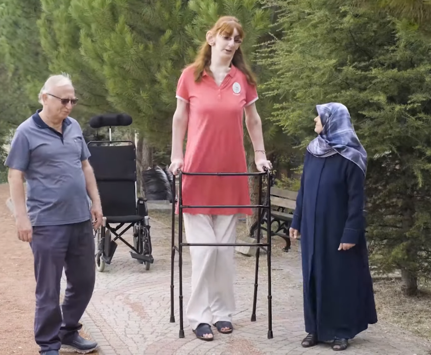 Dünyanın en uzun boylu kadını Rümeysa Gelgi, Guinness Rekorlar Kitabı'na girdi 7 Dünyanın en uzun boylu kadını Rümeysa Gelgi, Guinness Rekorlar Kitabı'na girdi 7