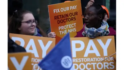 İngiltere'de doktorlar grevde