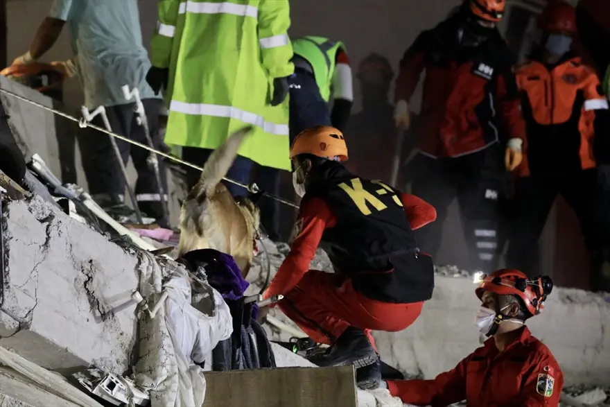 Ayda Gezgin 91. saatte kurtarıldı(Arama çalışmaları tamamlandı) 54