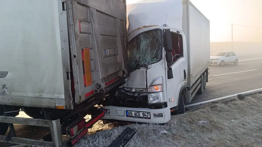 Van'da 30 araçlık zincirleme trafik kazası: 1 ölü, 51 yaralı 15