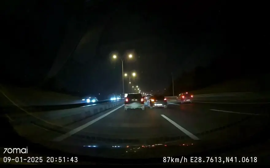 TEM Otoyolu'nda makas kazası TEM Otoyolu'nda makas kazası