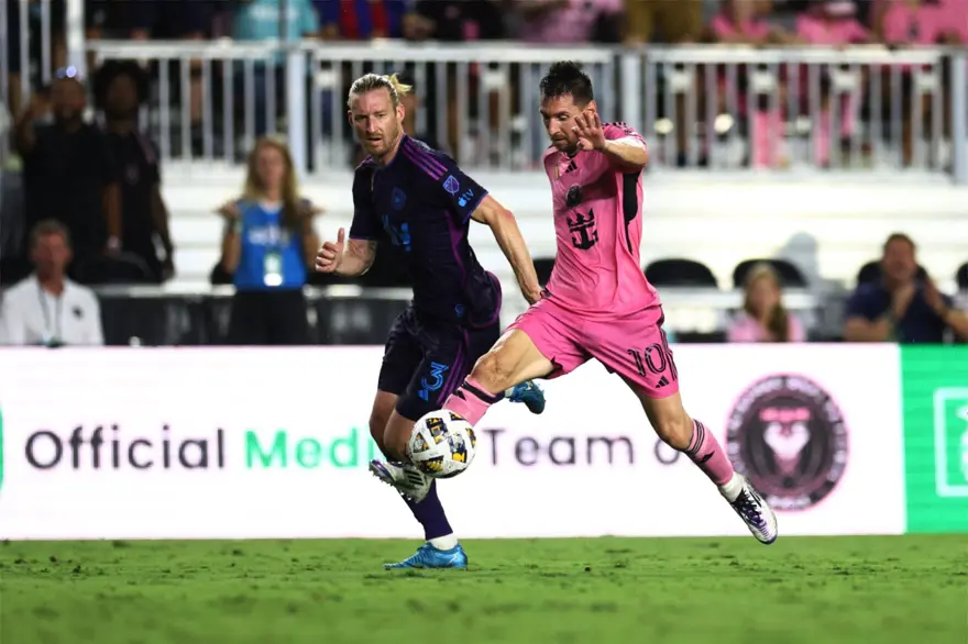 Messi'den hakeme hakaret: Baş belasısın! 8 Messi'den hakeme hakaret: Baş belasısın! 8