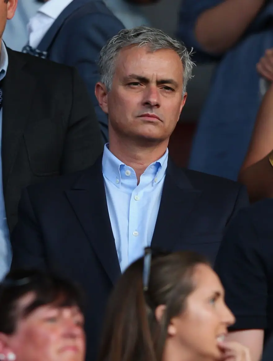 Manchester United teknik direktörü Jose Mourinho neden otelde kalıyor? 3