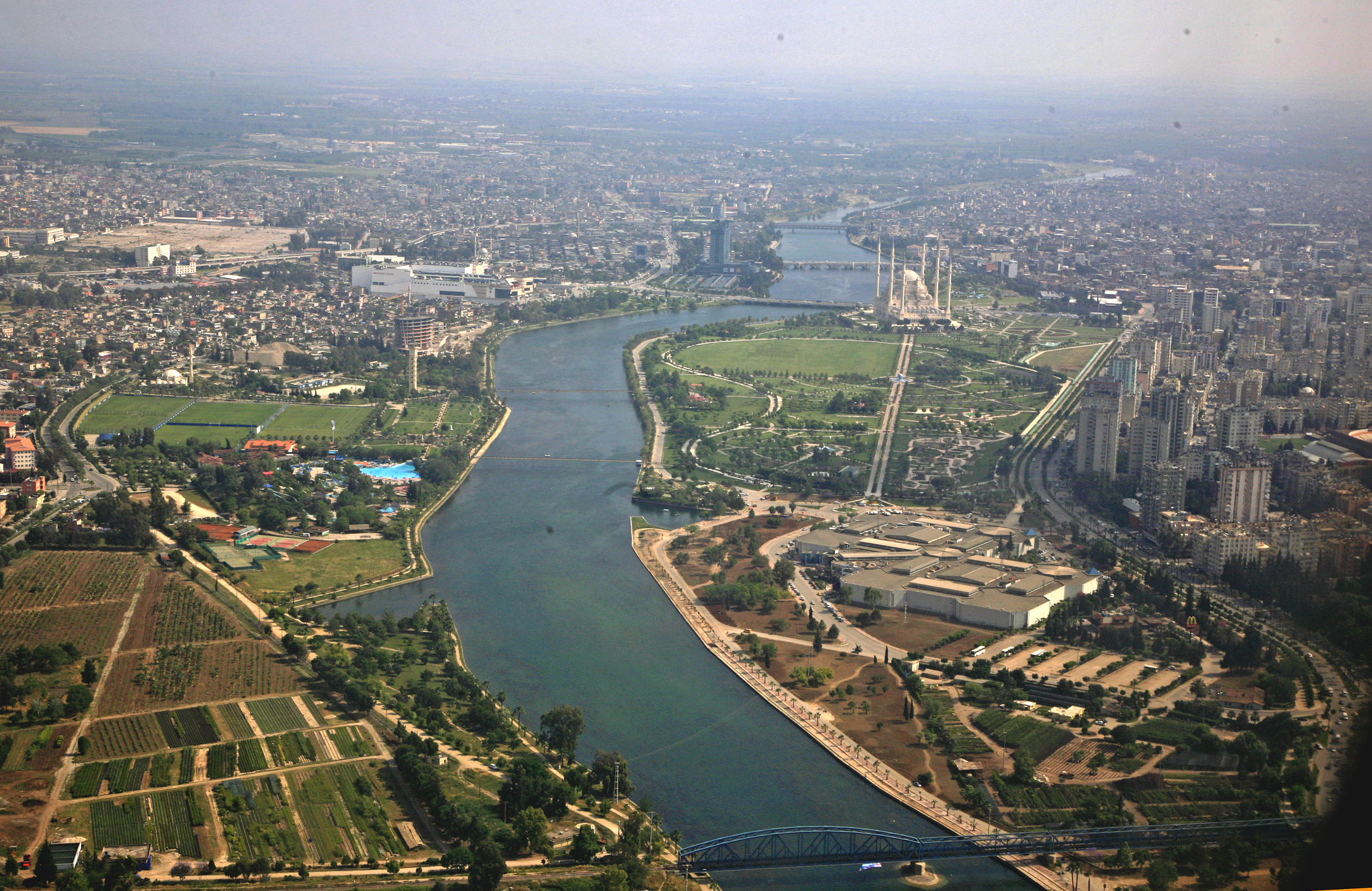 Adana'da tabancayla vurulan kişi ağır yaralandı