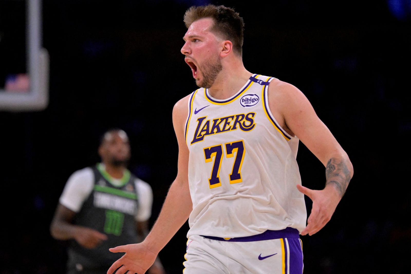 Luka Doncic sazı eline aldı, Lakers seriyi 1-1'e getirdi