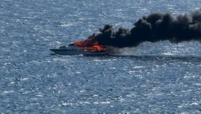 İzmir'de motoryatta yangın: Kullanılamaz hale geldi