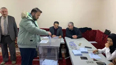Referandumla ayrıldılar, muhtarlarını seçmek için sandığa gittiler