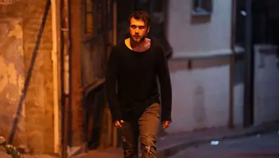 Aras Bulut İynemli: Hayat herkese darbeler vuruyor