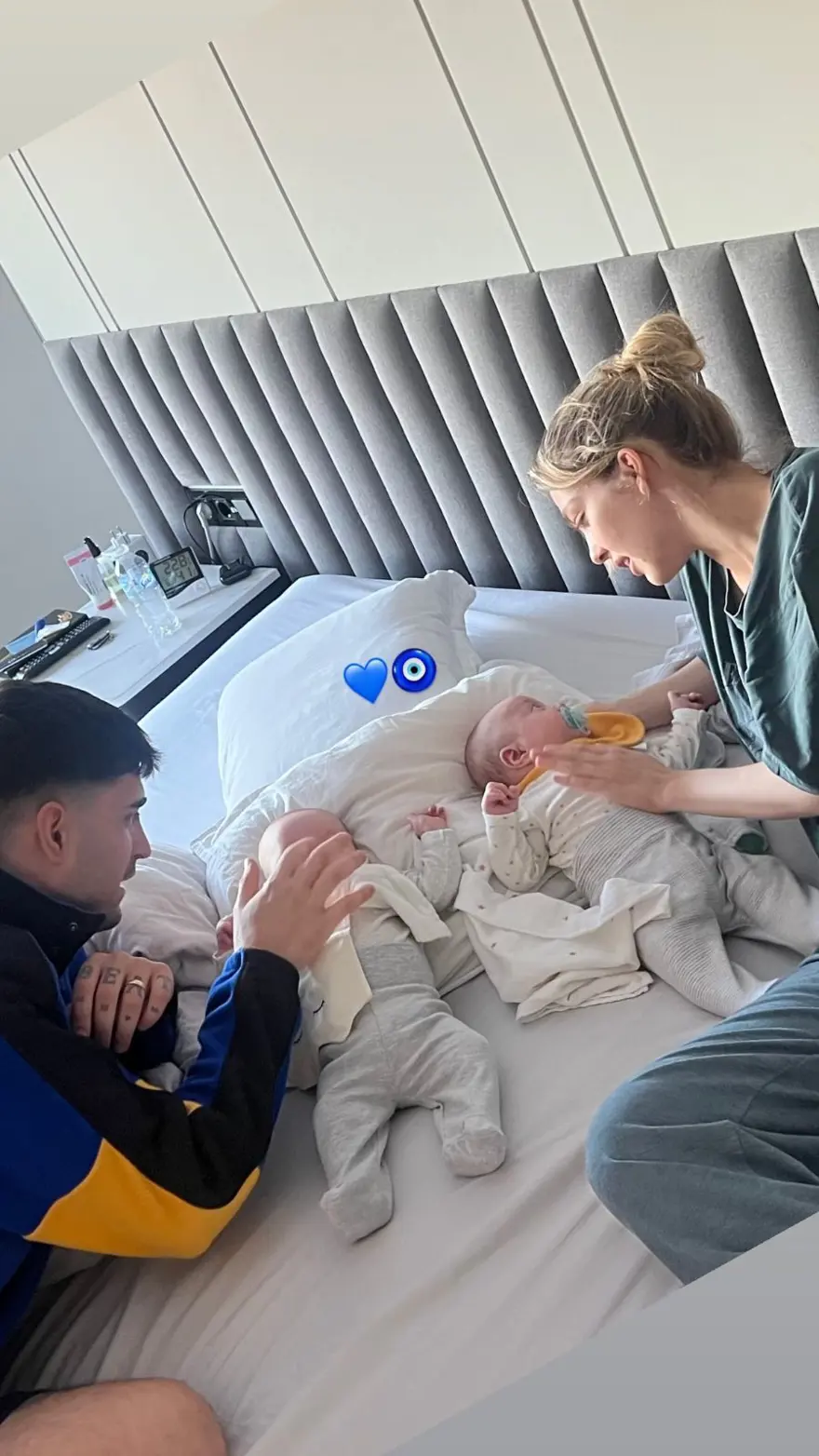 Yasemin Şefkatli'nin ikiz oğulları büyüyor: 2024 neler öğrettin bana 2