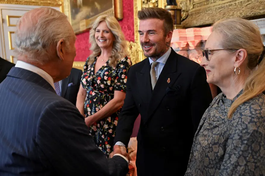 David Beckham resmen şövalye oldu 2